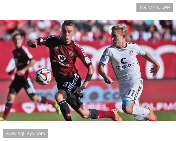 埃因霍温欧战表现亮眼,客场逆袭晋级下一轮 埃因霍温欧战表现亮眼,客场逆袭晋级下一轮